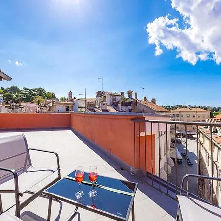 In With Sea View Terrace Apartment Pula