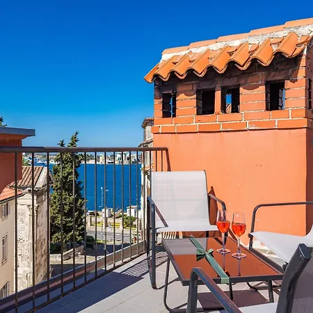 In With Sea View Terrace Apartment Pula