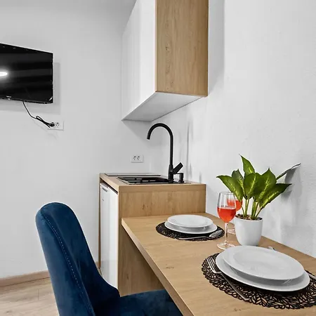 In With Sea View Terrace Apartment *