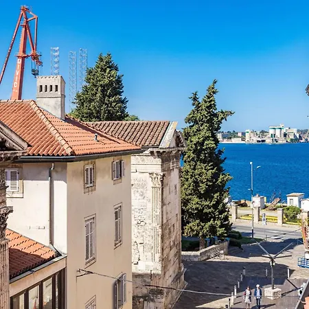 In With Sea View Terrace Apartment *